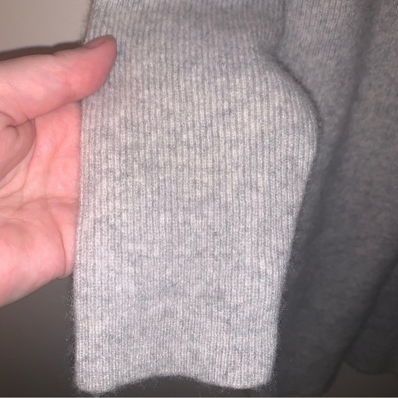 Splendid 100% Cashmere Grey V-neck Sweater XS - Picture 5 of 7